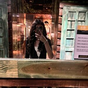 Meet your Posher, Almudena